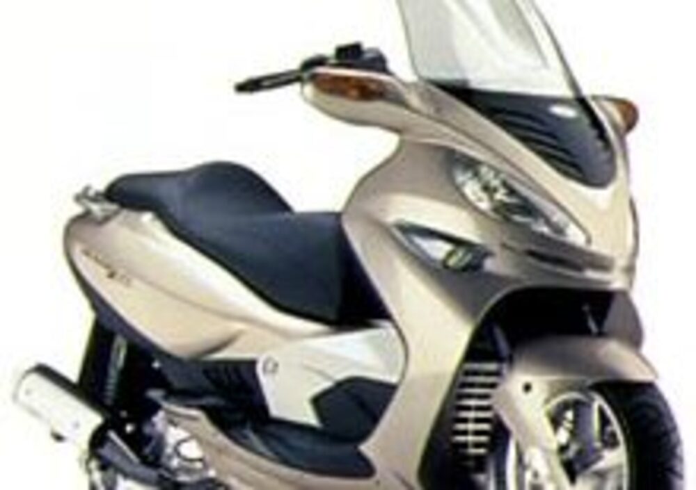 FORCELLA MALAGUTI MADISON 250 COMPLETA DI PIASTRA MODELLO MOTORE PIAGGIO 2004 - PIANETA MOTO RICAMBI MOTO E SCOOTER IN CAMPANIA
