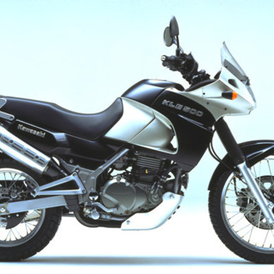 Kawasaki ZR-7 (2001 - 04), prezzo e scheda tecnica - Moto.it
