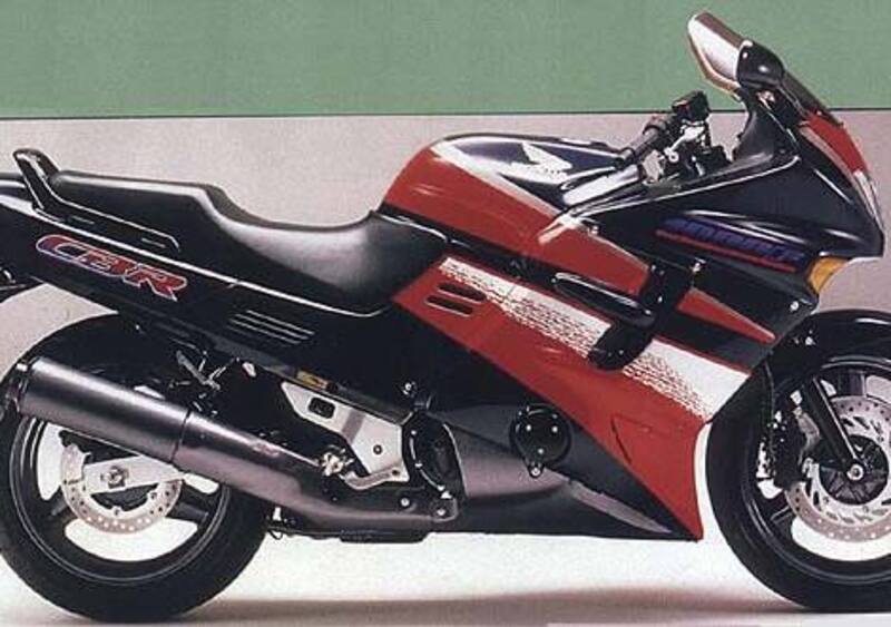 MOTO PARCHEGGIO MANOVRA MV Honda CBR 1000 F cavalletto 