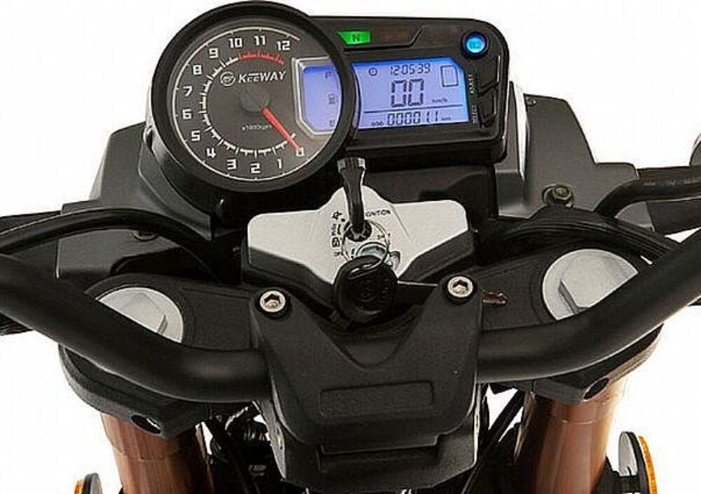 motor keeway rkv 200