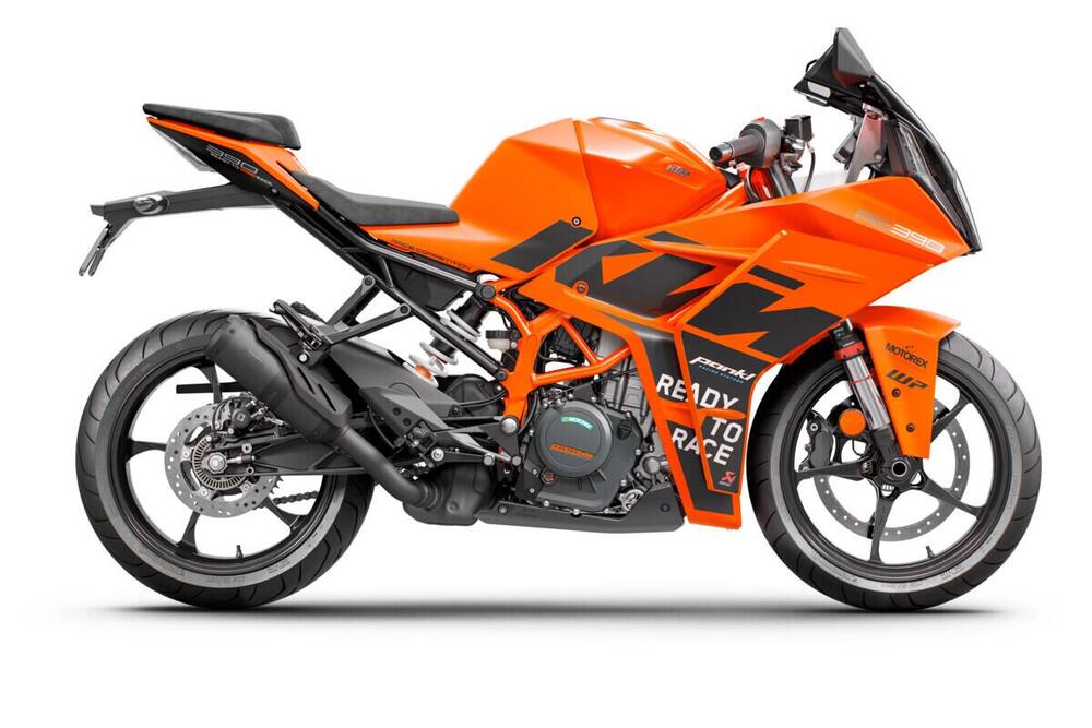 KTM aggiorna così la 790 Duke e la serie RC e Duke 2023 5 RC 390 m.y. 2023
