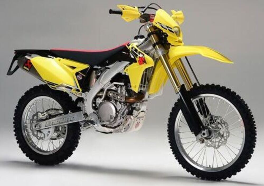 Suzuki RM-Z 450 E (2015), prezzo e scheda tecnica - Moto.it
