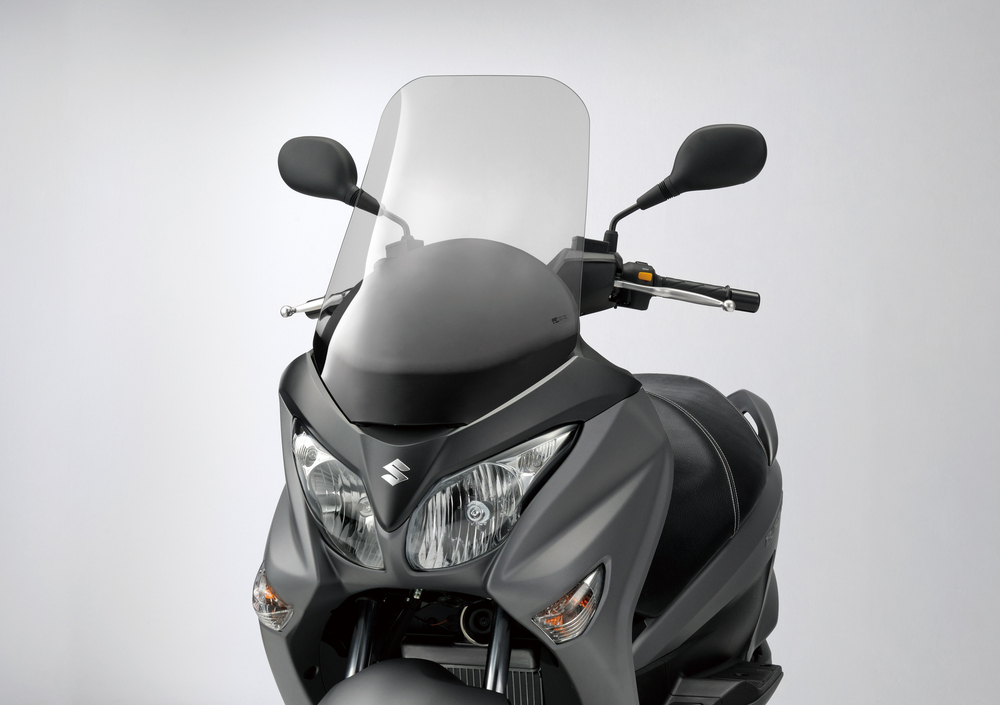 SUZUKI Burgman UH 125. Datos técnicos de la scooters. Motos de