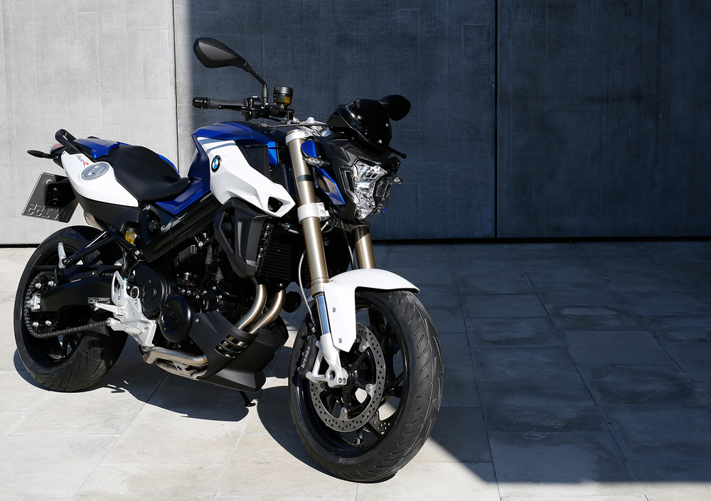 moto f800r