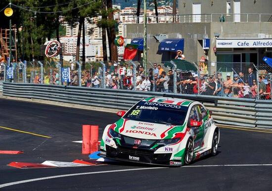 WTCC 2016, qualifiche Portogallo: pole per Monteiro WTCC 2016, qualifiche Portogallo: pole per Monteiro