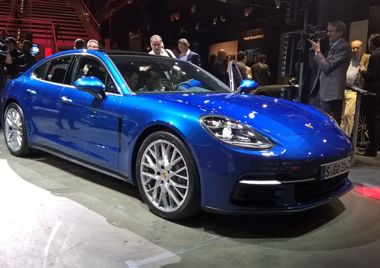 Nuova Porsche Panamera: quando la sportiva incontra il lusso Nuova Porsche Panamera: quando la sportiva incontra il lusso