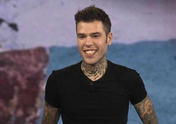 Fedez e Lucci, cosa c&rsquo;&egrave; davvero dietro l&rsquo;amicizia tra il rapper e il capo ultr&agrave; del Milan? La bibita Boem, la discoteca Old Fashion e l&rsquo;apertura di un negozio di tatuaggi e Milano. E il calcio? &ldquo;Non capisce niente&rdquo;...