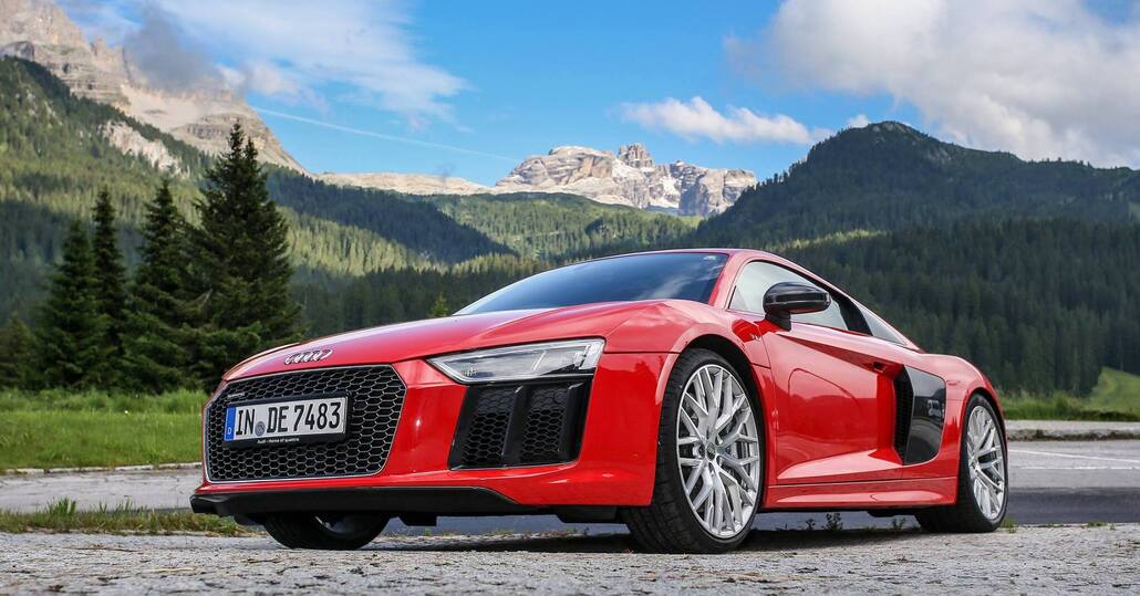 Audi R8 V10 plus Coupé: regina estiva delle alpi