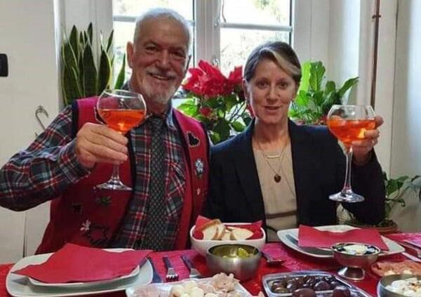 Omicidio Liliana Resinovich, nuove accuse a Sebastiano Visintin dalla commessa della pescheria in cui lavorava: &ldquo;La mattina della scomparsa c&rsquo;erano dei coltelli affilati sul bancone, mentre quelli da affilare no&quot;. Li ha consegnati prima per avere un alibi?