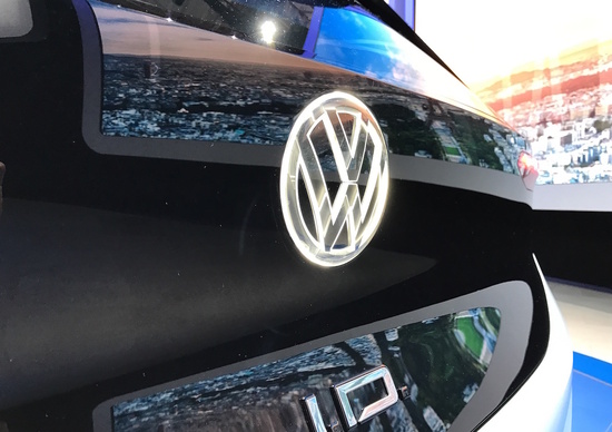 Salone di Parigi 2016, Volkswagen, Müller: «Il futuro è elettrico» Salone di Parigi 2016, Volkswagen, Müller: «Il futuro è elettrico»
