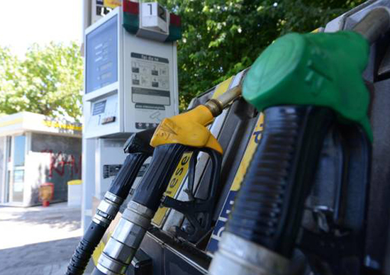 Benzina: consumi in calo del 10,2% nei primi 11 mesi del 2012 Benzina: consumi in calo del 10,2% nei primi 11 mesi del 2012
