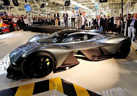 Aston Martin AM-RB 001: da 0 a 322 km/h e stop in meno di 15 secondi! Aston Martin AM-RB 001: da 0 a 322 km/h e stop in meno di 15 secondi!