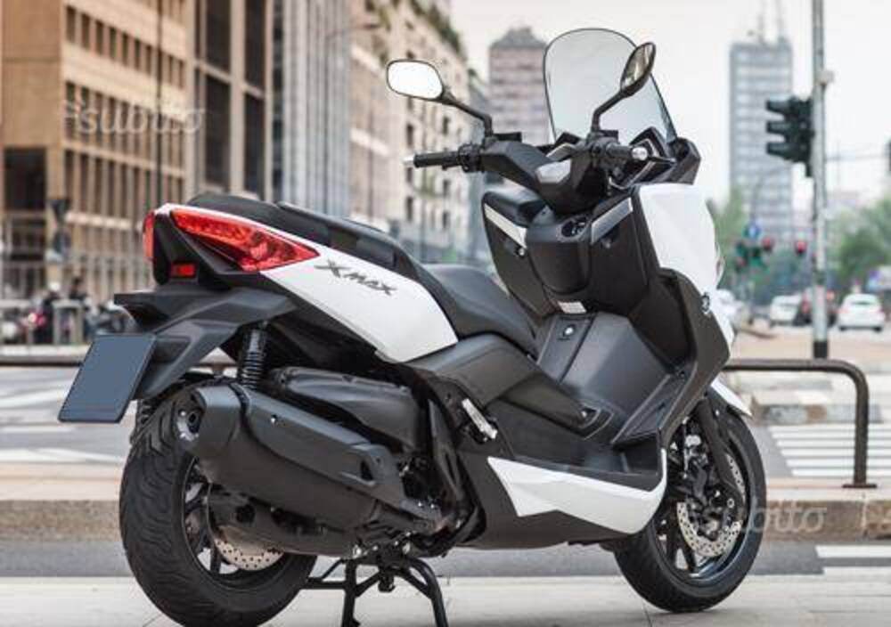 Cubrepiernas Térmico Impermeable Para Yamaha X-MAX 400 (2016) - Sistema Anti-vibración S.G.A.S., Interior De Piel Ecológica