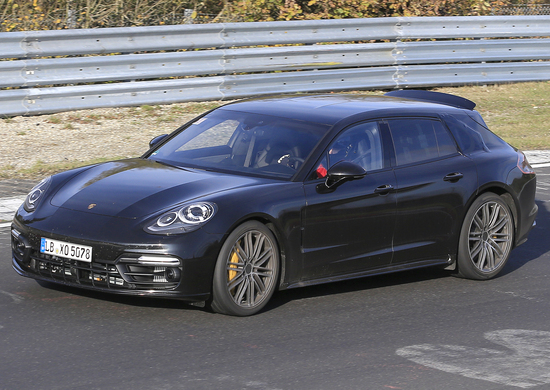 Porsche Panamera Sport Turismo: nuove foto spia al Ring Porsche Panamera Sport Turismo: nuove foto spia al Ring