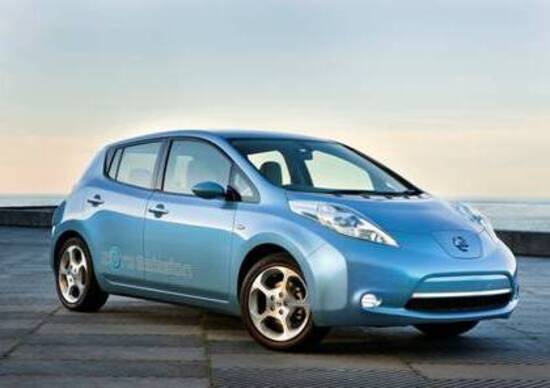 Nissan LEAF: annunciati i prezzi italiani Nissan LEAF: annunciati i prezzi italiani