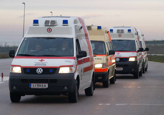 Austria: obbligatorio creare una corsia di soccorso in caso di coda Austria: obbligatorio creare una corsia di soccorso in caso di coda