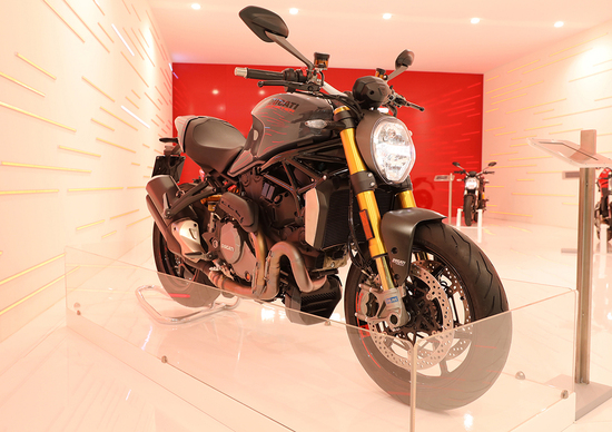 Ducati Monster 1200 2017 ad EICMA 2016: foto e dati Ducati Monster 1200 2017 ad EICMA 2016: foto e dati