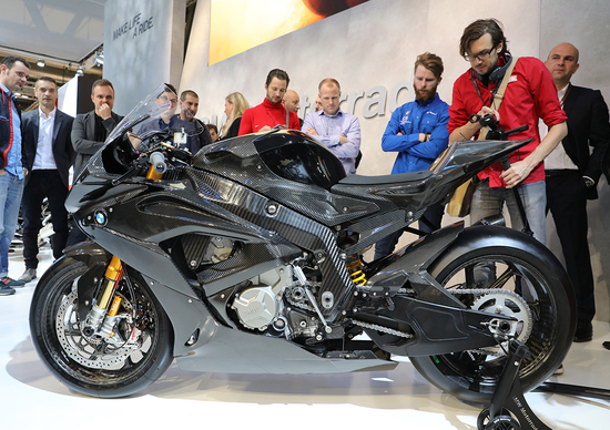 BMW HP4 Race concept ad EICMA 2016: foto e dati BMW HP4 Race concept ad EICMA 2016: foto e dati