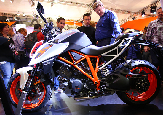 KTM Super Duke 1290 R 2017 ad EICMA 2016: foto e dati KTM Super Duke 1290 R 2017 ad EICMA 2016: foto e dati