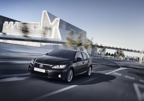 Lexus CT 200h premiata dalla JNCAP per la sicurezza Lexus CT 200h premiata dalla JNCAP per la sicurezza