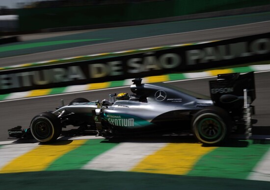 F1, Gp Brasile 2016: pole per Hamilton F1, Gp Brasile 2016: pole per Hamilton