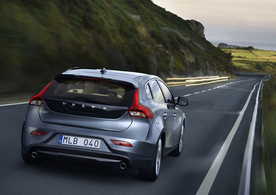 Volvo V40: nelle concessionarie a metà settembre Volvo V40: nelle concessionarie a metà settembre