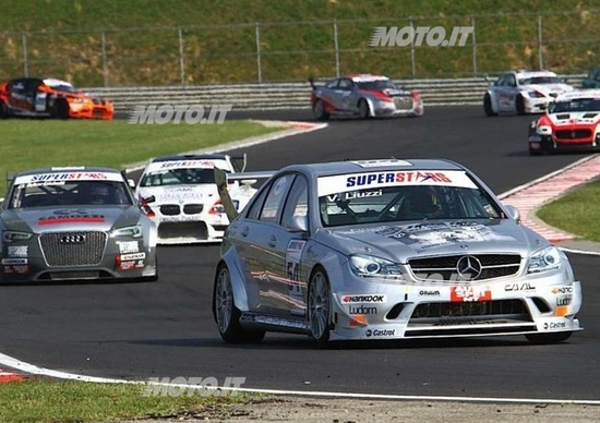 Superstars 2012: Liuzzi grande protagonista all'Hungaroring Superstars 2012: Liuzzi grande protagonista all'Hungaroring