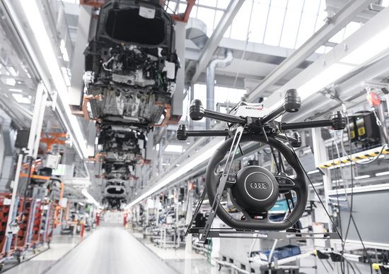 Audi Smart Factory: con robot e big data, produrre con la massima efficienza Audi Smart Factory: con robot e big data, produrre con la massima efficienza