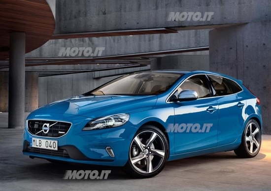Volvo V40 Cross Country e R-Design: i listini prezzi Volvo V40 Cross Country e R-Design: i listini prezzi