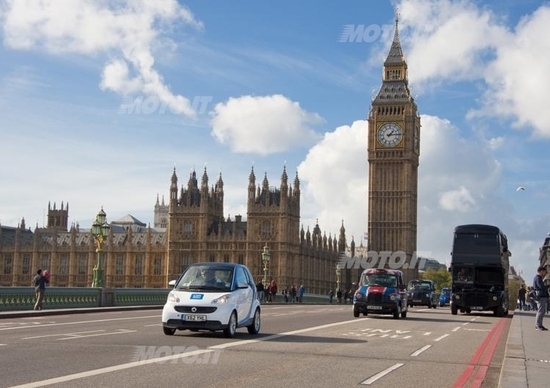 smart: il car2go approda a Londra smart: il car2go approda a Londra