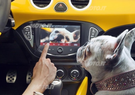 Opel Adam: ecco come funziona il sistema multimediale IntelliLink Opel Adam: ecco come funziona il sistema multimediale IntelliLink
