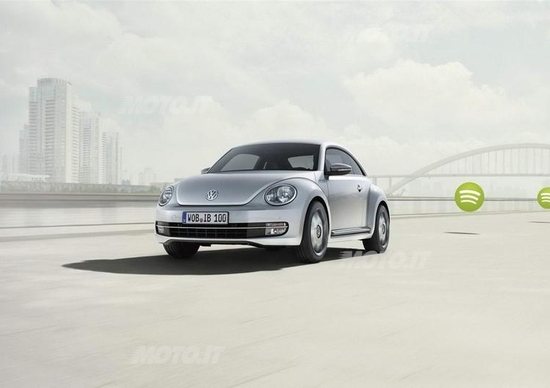 Volkswagen iBeetle e iBeetle Cabriolet: il Maggiolino per iPhone Volkswagen iBeetle e iBeetle Cabriolet: il Maggiolino per iPhone