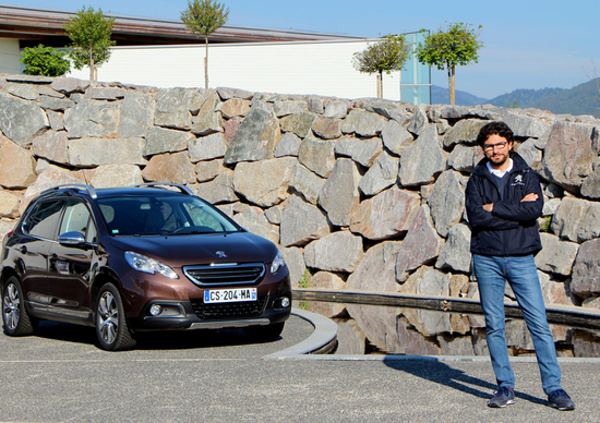 Eugenio Franzetti: «Peugeot 2008 esprime al massimo design, stile e glamour» Eugenio Franzetti: «Peugeot 2008 esprime al massimo design, stile e glamour»