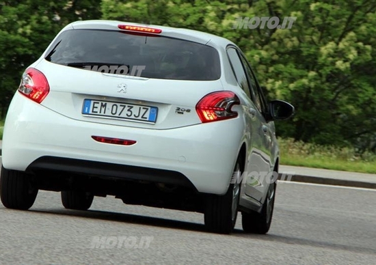 Peugeot 208 1.6 e-HDi Peugeot 208 1.6 e-HDi