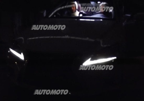 Trace your road. La spot per la Lexus IS Hybrid Trace your road. La spot per la Lexus IS Hybrid