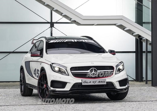Mercedes-Benz GLA 45 AMG: ecco il prototipo Mercedes-Benz GLA 45 AMG: ecco il prototipo