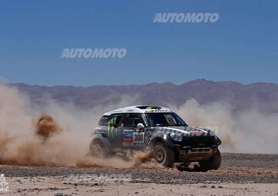 Dakar 2014, tappa 9. Terza vittoria di Peterhansel (Mini All4), ora più vicino a Roma Dakar 2014, tappa 9. Terza vittoria di Peterhansel (Mini All4), ora più vicino a Roma