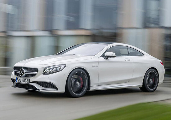 Mercedes-Benz S 63 AMG Coupé: 585 CV per l'auto che piega come una moto Mercedes-Benz S 63 AMG Coupé: 585 CV per l'auto che piega come una moto
