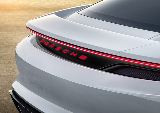 Porsche: ecco Mission E, la visione del futuro del brand Porsche: ecco Mission E, la visione del futuro del brand