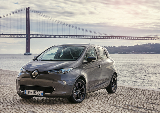 Renault Zoe: trecento veri km di autonomia Renault Zoe: trecento veri km di autonomia