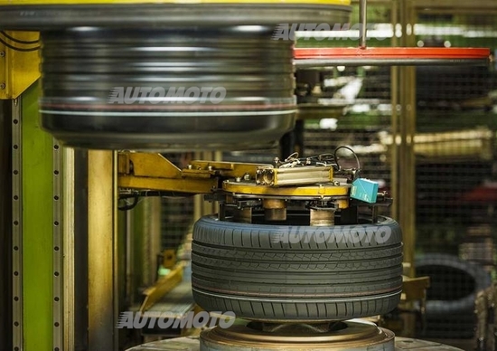 Jeusette: «Dietro al nuovo invernale Goodyear UltraGrip 9 si nasconde una tecnologia enorme» Jeusette: «Dietro al nuovo invernale Goodyear UltraGrip 9 si nasconde una tecnologia enorme»