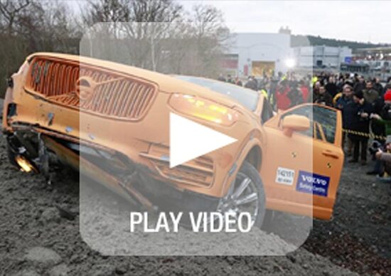 Lonardi: «Volvo è l'unica al mondo a condurre crash test in condizioni reali» Lonardi: «Volvo è l'unica al mondo a condurre crash test in condizioni reali»