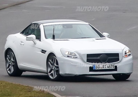 Mercedes SLC: in arrivo il restyling della SLK con un nuovo nome Mercedes SLC: in arrivo il restyling della SLK con un nuovo nome
