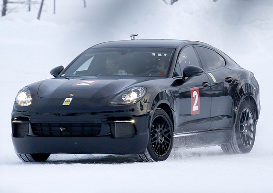 Porsche Mission E: continuano i test per la prima elettrica Porsche Mission E: continuano i test per la prima elettrica