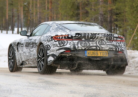 Nuova Aston Martin DB11 S: le foto dai test Nuova Aston Martin DB11 S: le foto dai test