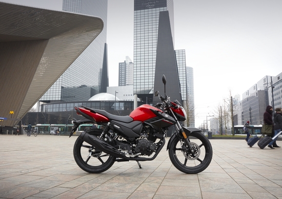 Yamaha: nuova YS 125 Yamaha: nuova YS 125