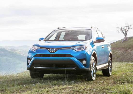 Toyota RAV4 restyling: cambia tutto. E ora è anche Hybrid Toyota RAV4 restyling: cambia tutto. E ora è anche Hybrid