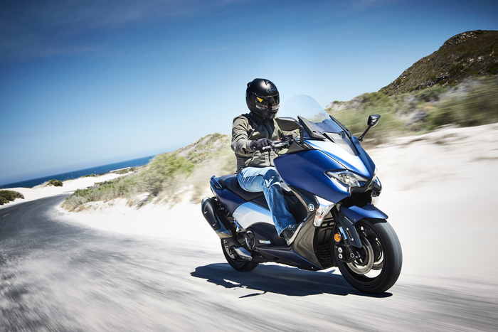 Prova Yamaha TMAX, SX e DX 2017. Il leader si fa in tre - Prove - Moto.it