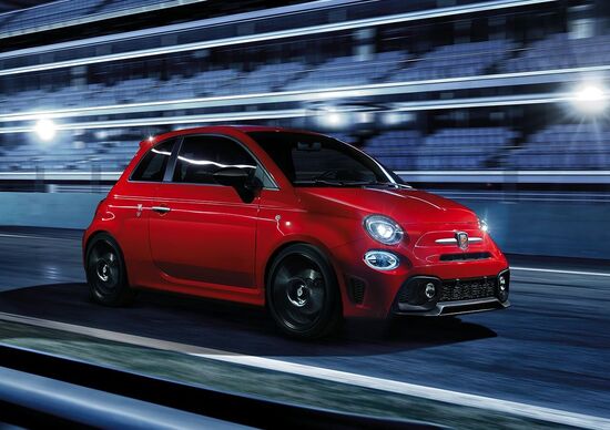 Abarth 595 Pista, la nuova 595 dello Scorpione al Salone di Ginevra 2017 Abarth 595 Pista, la nuova 595 dello Scorpione al Salone di Ginevra 2017