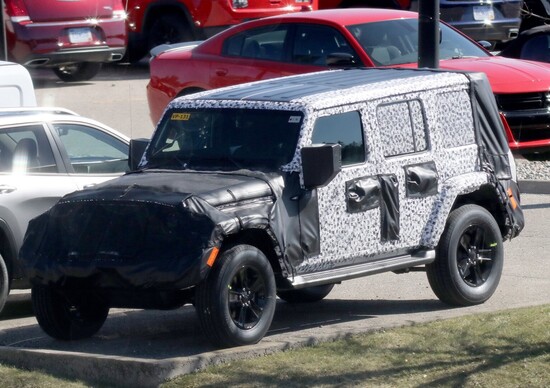 Nuova Jeep Wrangler: prime immagini spia Nuova Jeep Wrangler: prime immagini spia